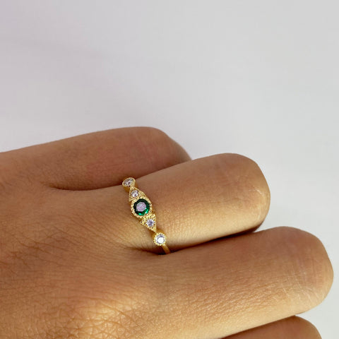 Anillo Circulos / Triangulos Circones Verde Y Blancos Oro amarillo 18k / Talla 6 / 1,43 Gr *