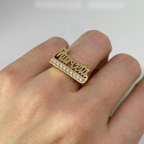 Anillo Nombre Personalizado Con Circones POR FABRICACIÓN Oro amarillo 18k / Talla 7 1/4 / 6,30 Gr *