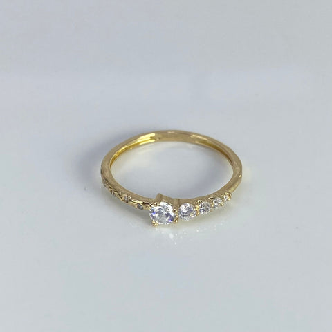 Anillo Circones Blancos Oro amarillo 18k / Talla 7 1/4 / 1,57 Gr