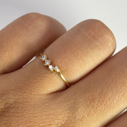 Anillo Circones Blancos Oro amarillo 18k / Talla 5 / 0,82 Gr