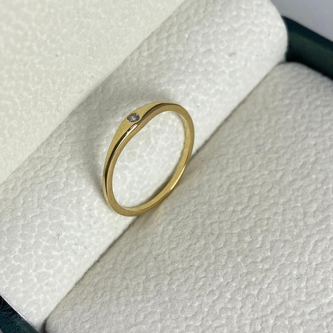 Anillo Circon Blanco Central Oro amarillo 18k / Talla 5 1/4 / 1,09 Gr *
