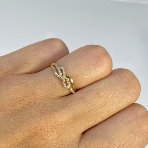Anillo Circones Blancos Oro amarillo 18k / Talla 6 1/4 / 1,31 Gr *