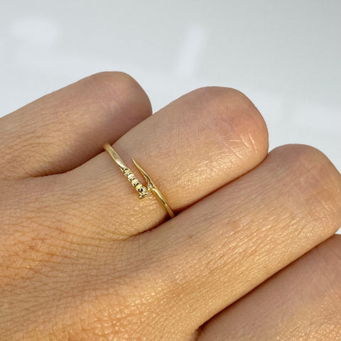 Anillo Clavo Oro amarillo 18k / Talla 7 1/2 / 1,44 Gr *