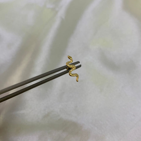 Piercing Oreja Serpiente Diamantada 18k Oro Amarillo *