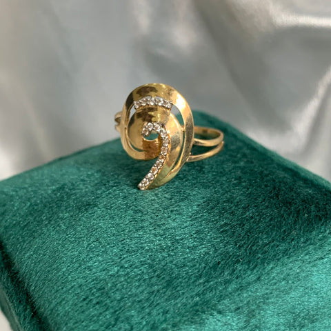 Anillo Caracol Circones Blancos Talla 7 3/4 Oro Amarillo /2,38 Gr