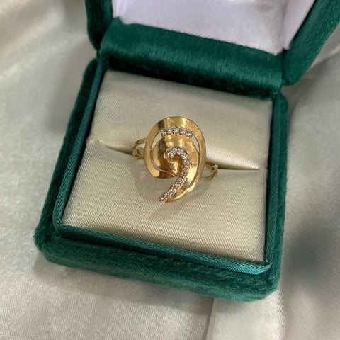 Anillo Caracol Circones Blancos Talla 7 3/4 Oro Amarillo /2,38 Gr