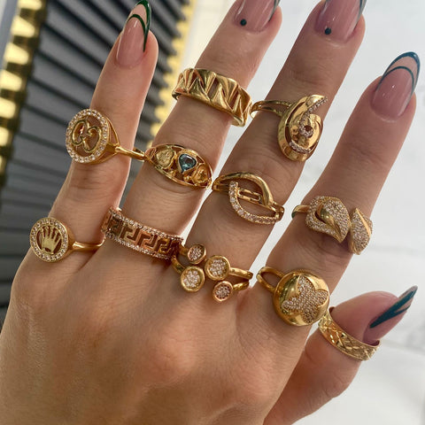 Anillo Caracol Circones Blancos Talla 7 3/4 Oro Amarillo /2,38 Gr